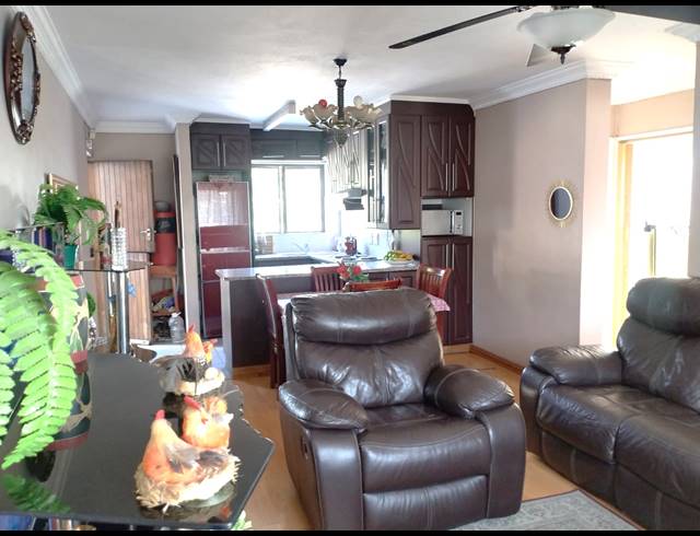 2 BEDROOM FLAT FOR SALE IN BLUFF
